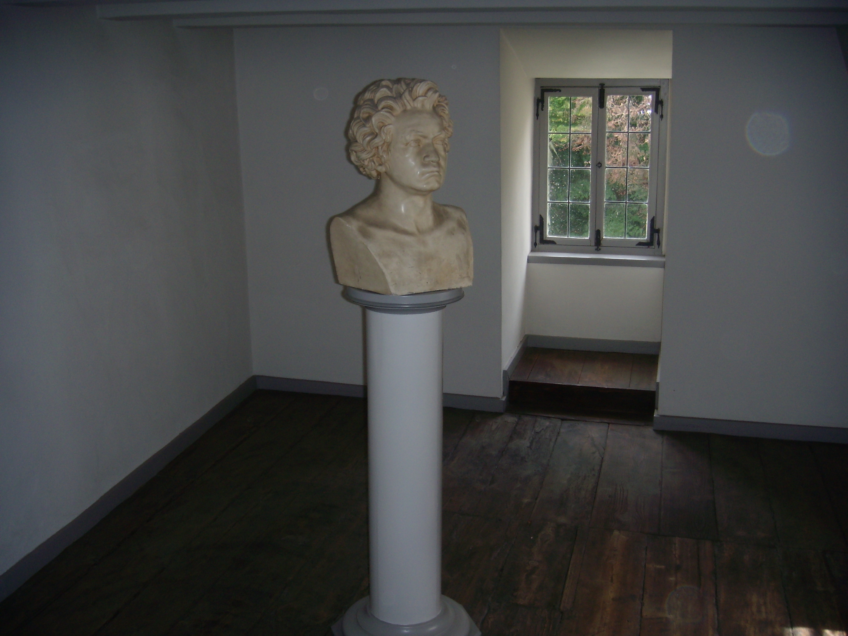 Beethoven's birth room, bust stands at 5'4