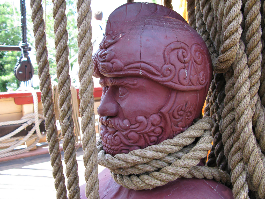 Ship Head with Rope