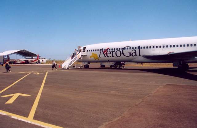 Galapagos Airport, AeroGal plane
