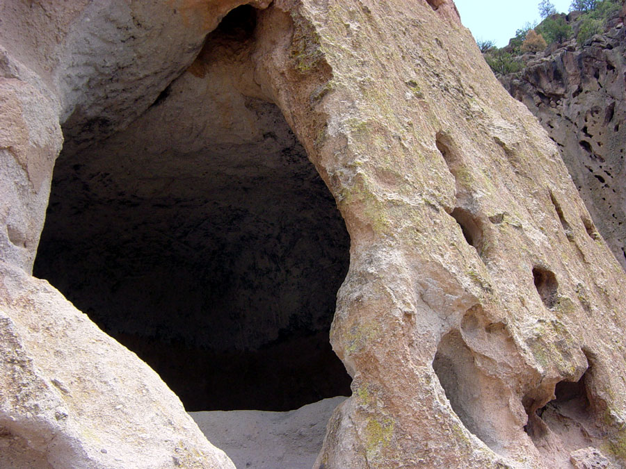 Along the south-facing canyon wall (warmer in the winter) many of the natural caves have been enlarged into dwellings.