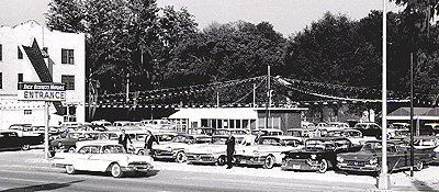 Car dealership in 1959