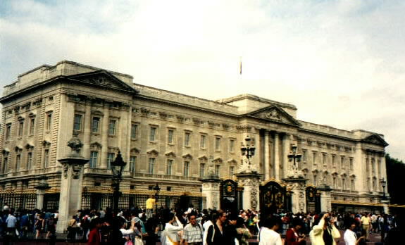 Buckingham Palace at changing of the Guards