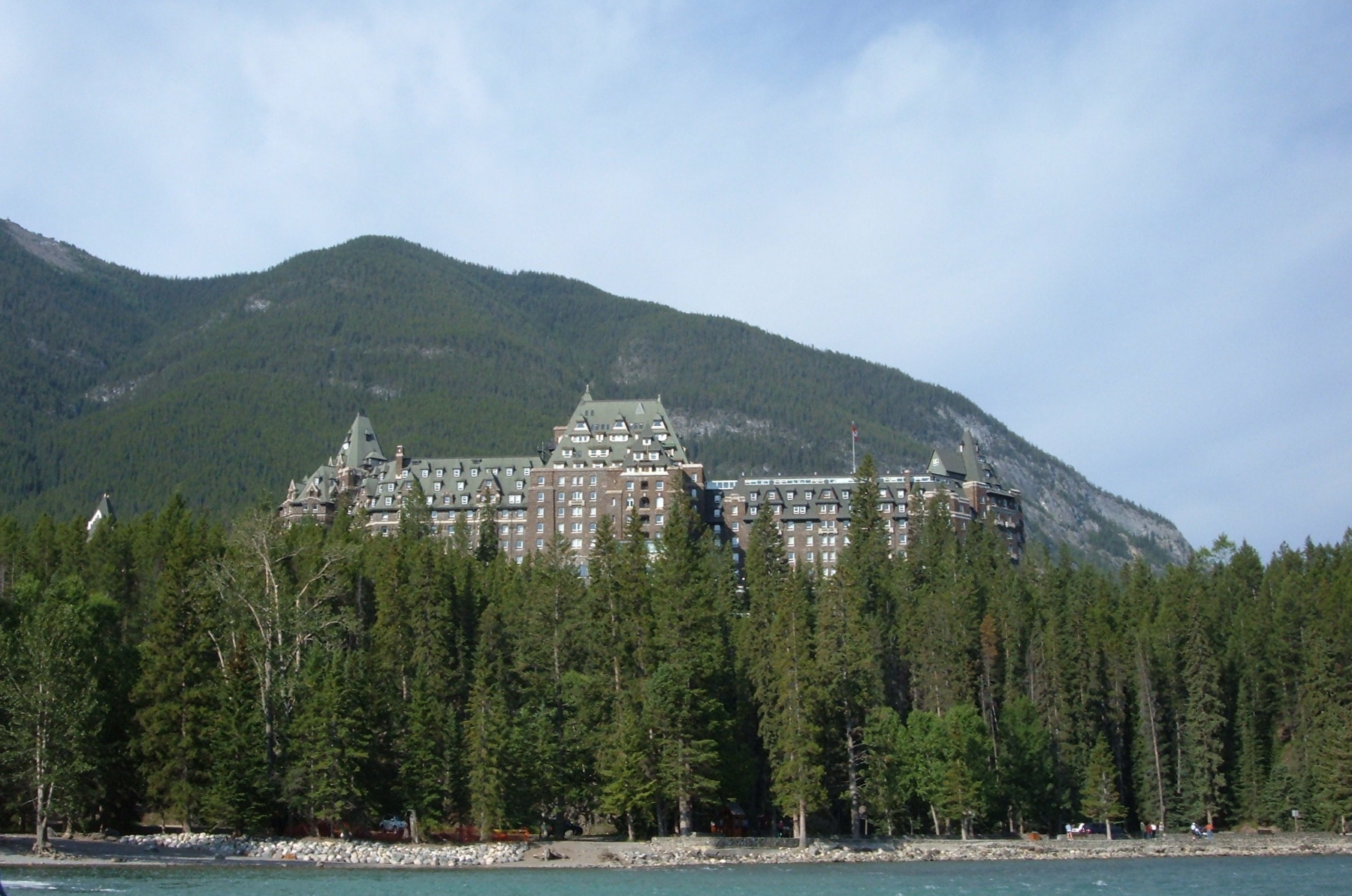 Canadian Hotel