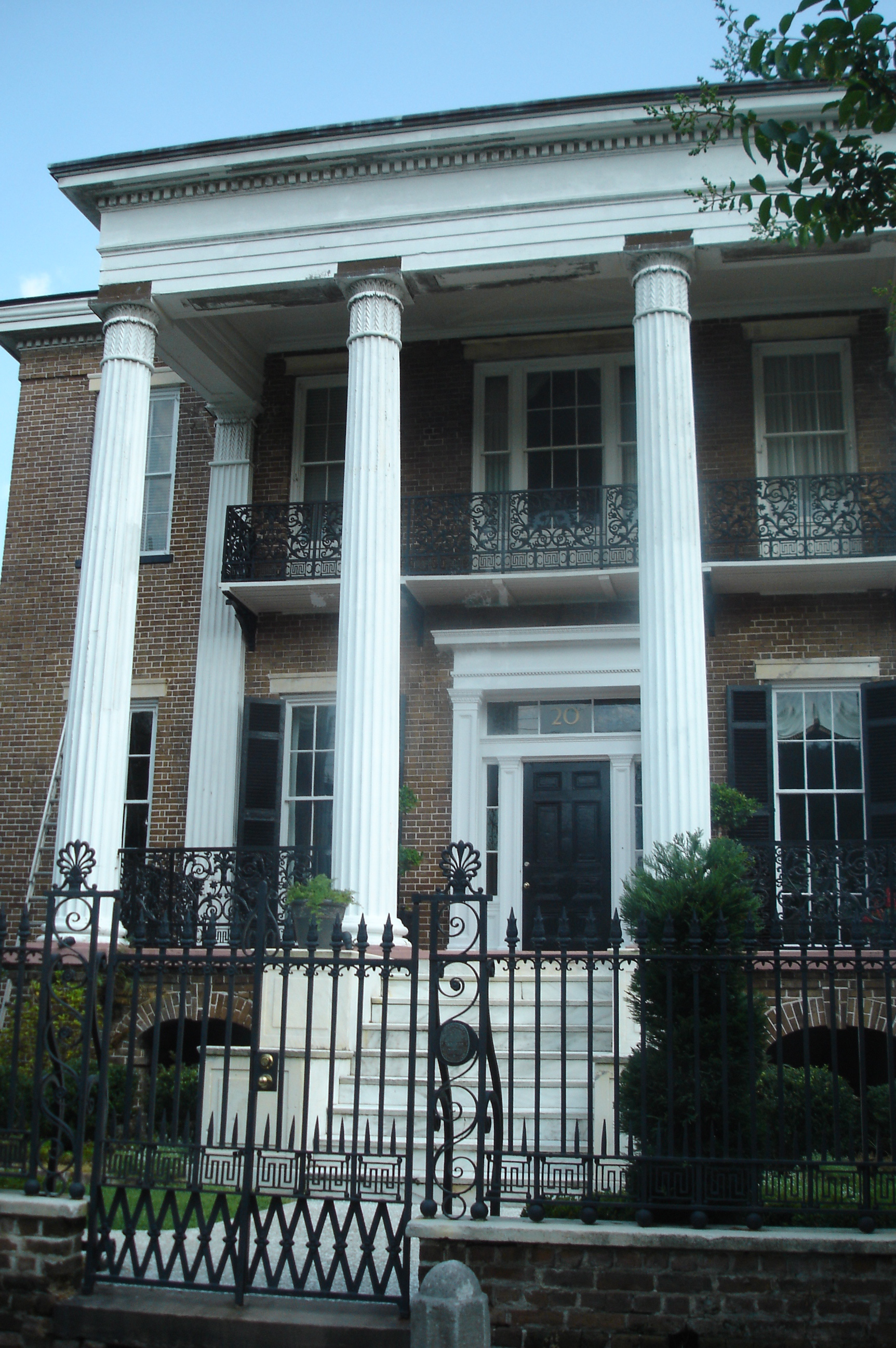charleston_house_3.jpg