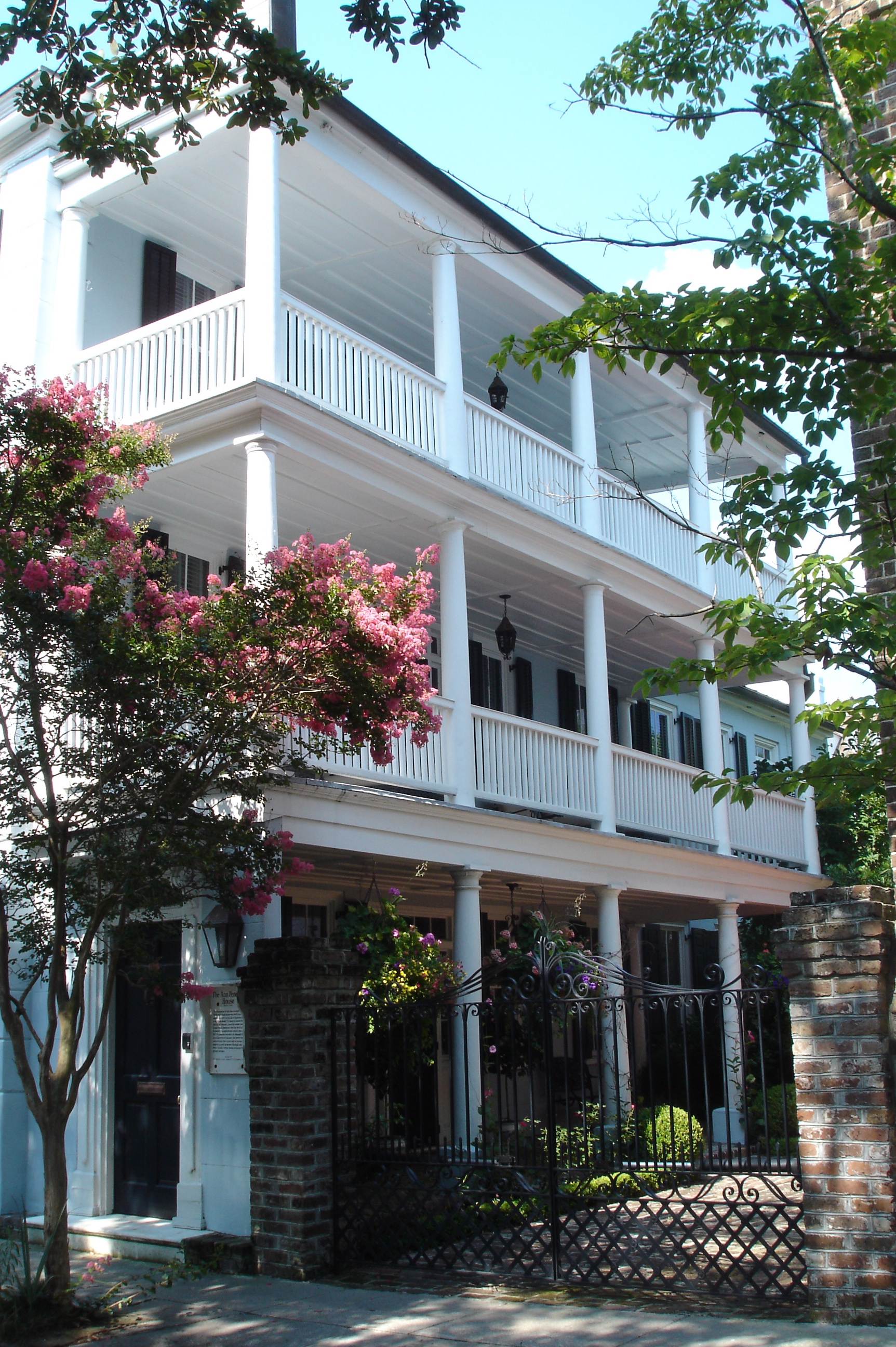 charleston_house_31.jpg