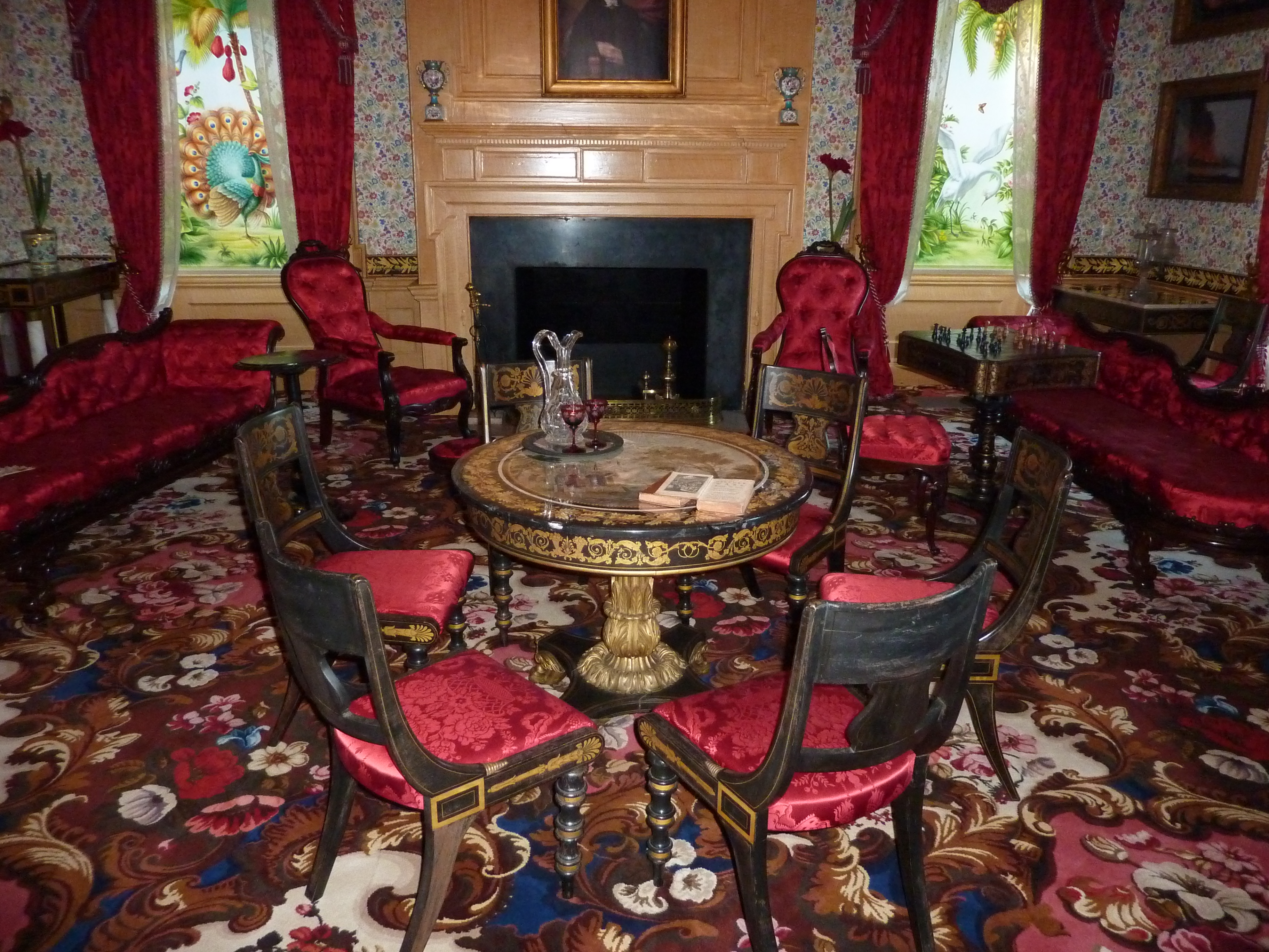 Drawing room at Hampton Mansion