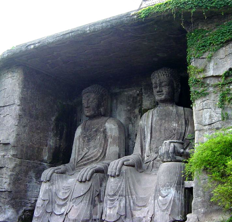 Big Buddhas under the Pagoda