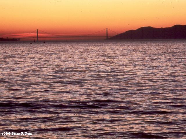 Sunset behind the Golden Gate Bridge