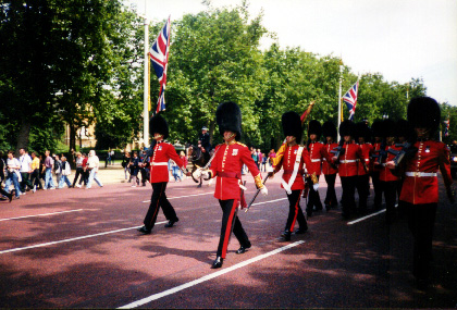 Chabnging of the guard at St. James Palace, home of Prince Sharles, William and Henry - Murray Family Vacation