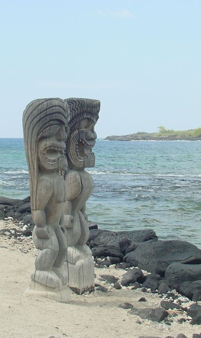 Totems at Place of Refuge