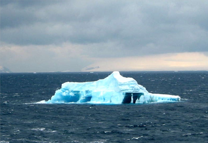 iceberg1.jpg