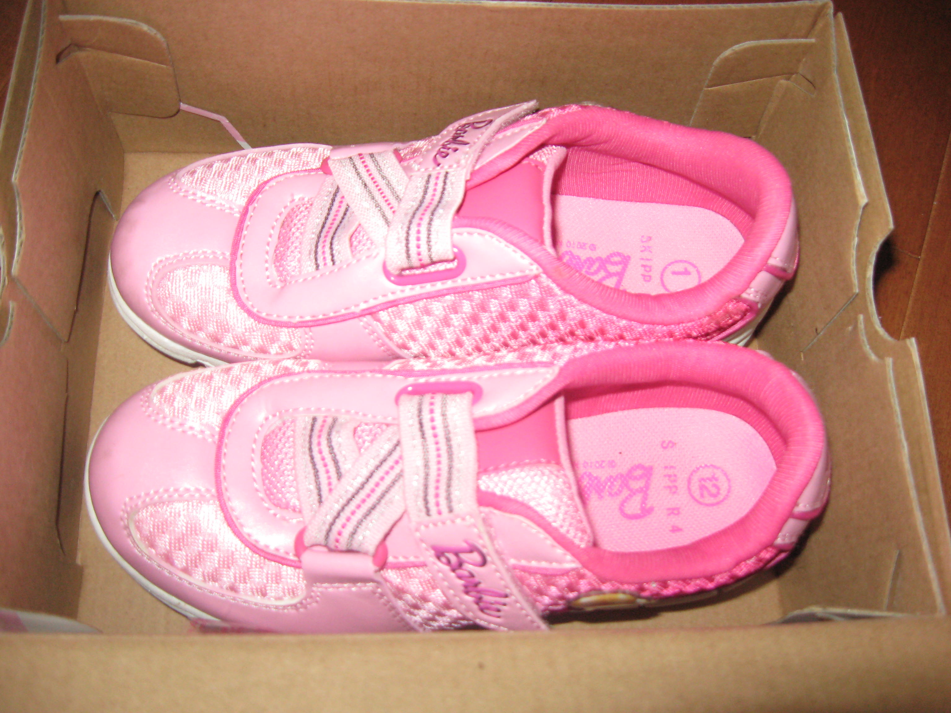 pink running shoes