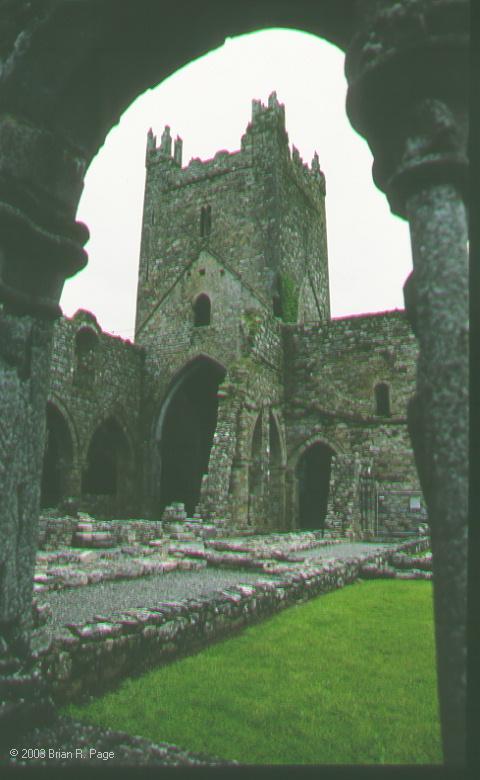 irelandjerpointabbey236l.jpg