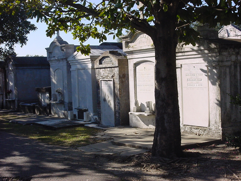 lafayettecemetery1.jpg