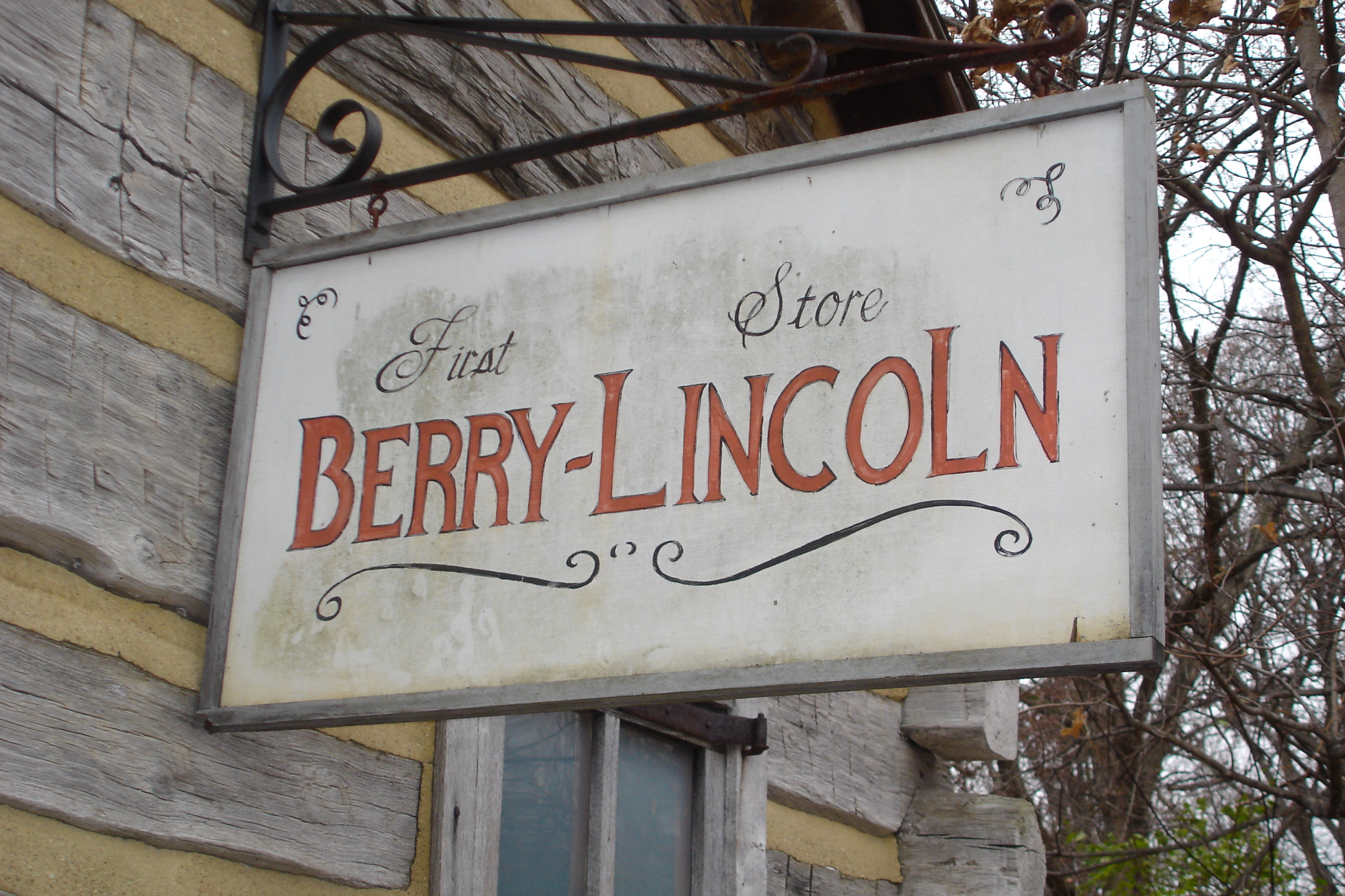 lincolnsstoresign.jpg