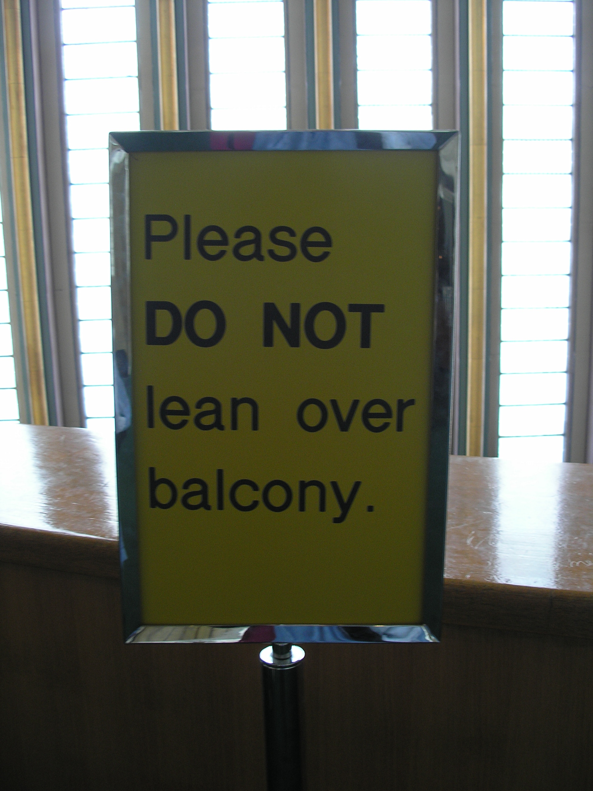 UN Balcony sign