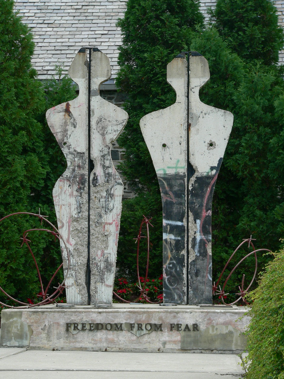 Berlin Wall Statue FDR estate