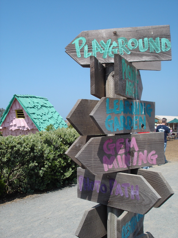 playgroundsign.jpg