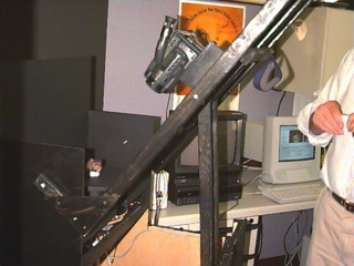 QuickTime Virtual Reality rig for shooting object movies. This rig is was made by Bob Konkow, Imagicom, Inc.