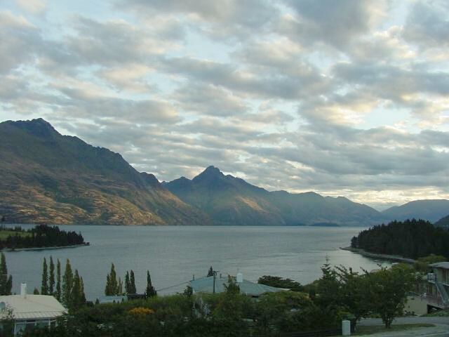 Queenstown-lake at sunset