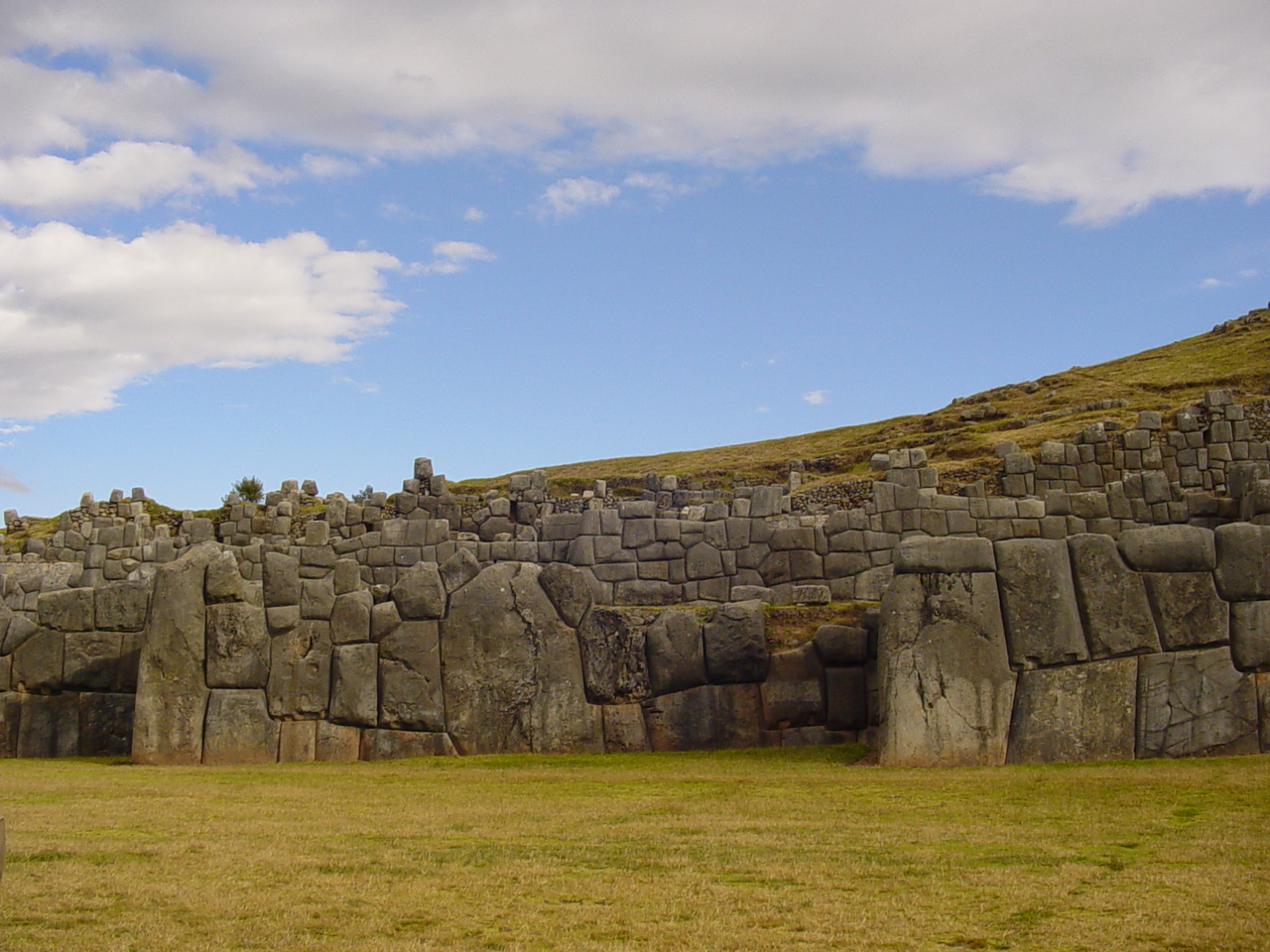 Large stones (several tons) at Sacsayhuaman (imperial construction) - surrounding area for priests and scientists