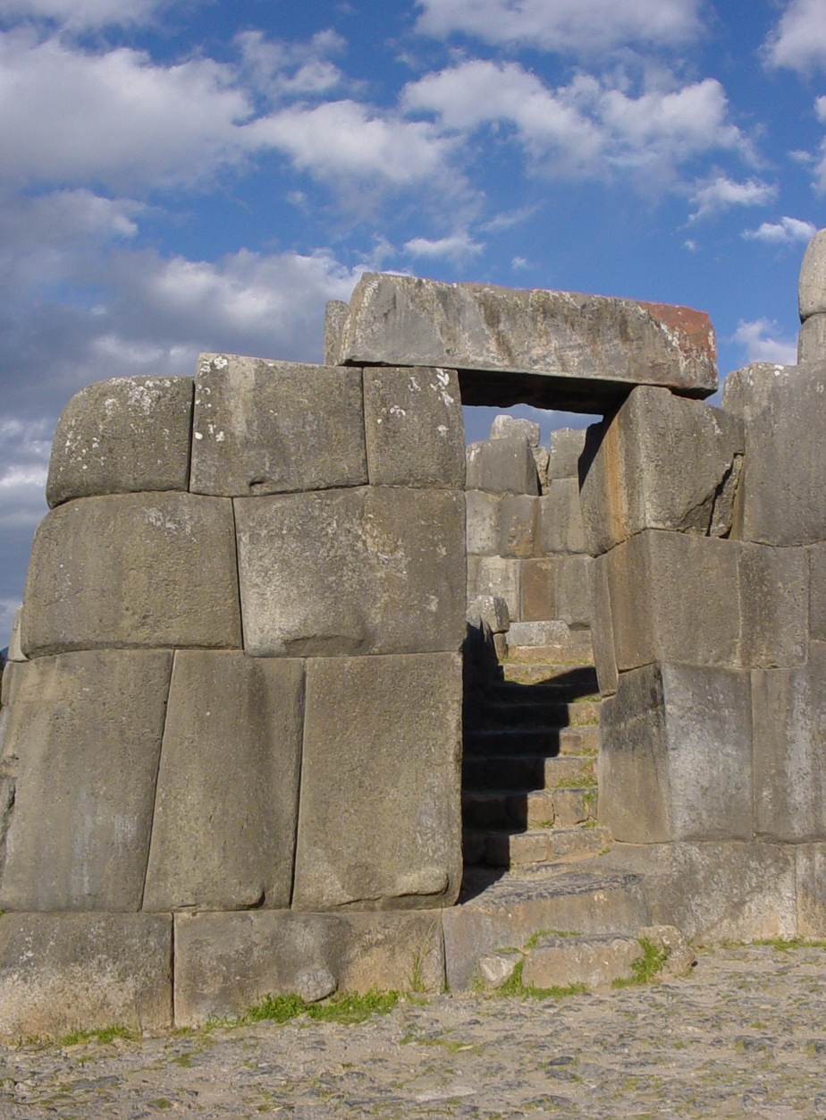 Imperial Construction around door at Sacsayhuaman - no mortar