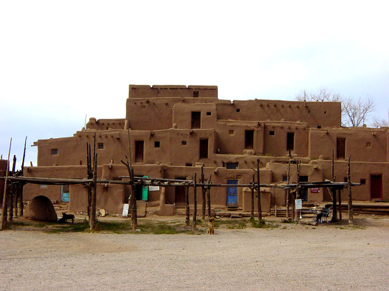 Taos is an excellent example of the traditional pre-Hispanic Native American settlements unique to this area, with its buildings in a circle around a great plaza.