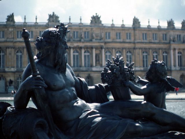 Versailles statue01