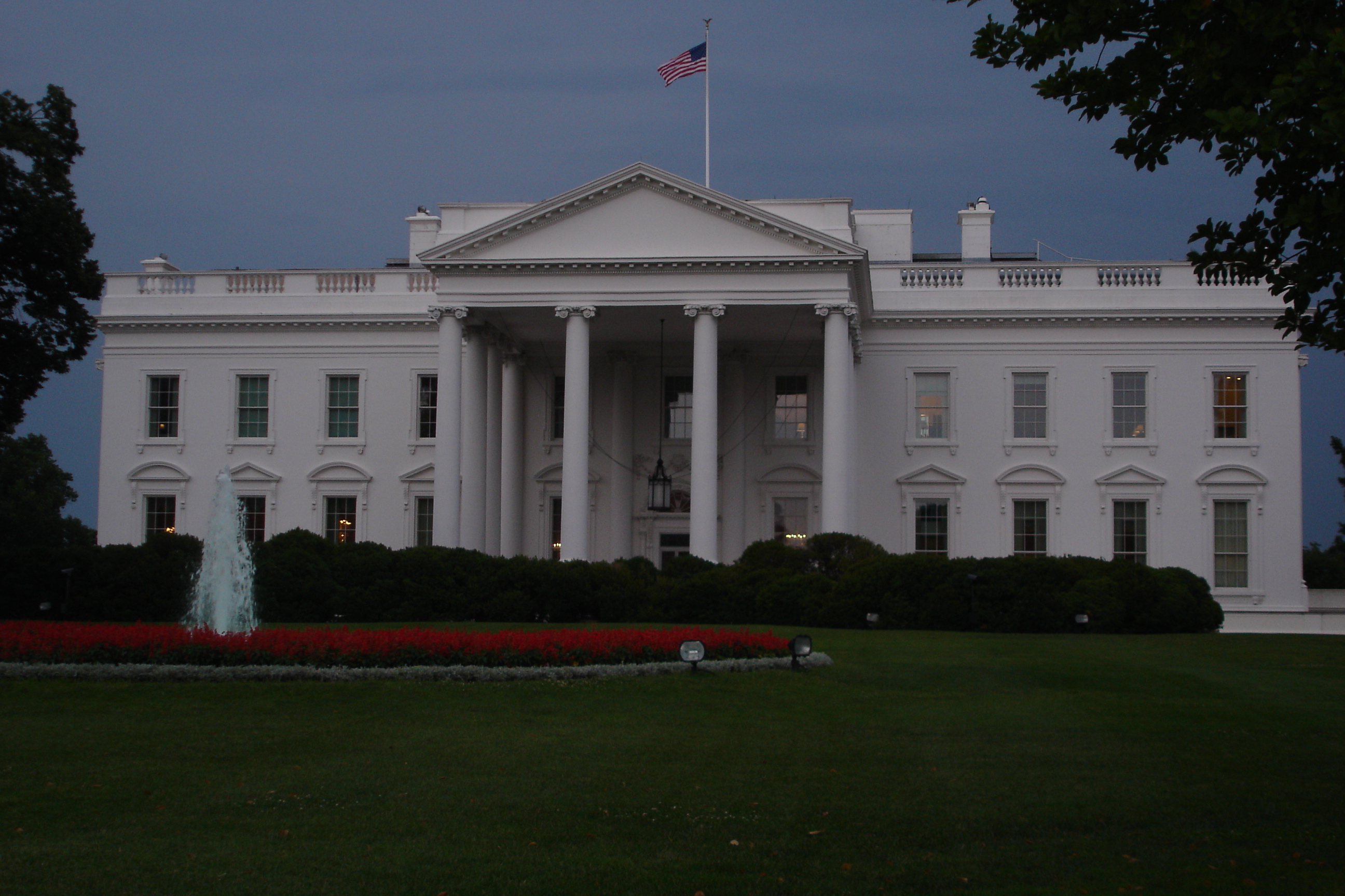 white_house_dusk.jpg