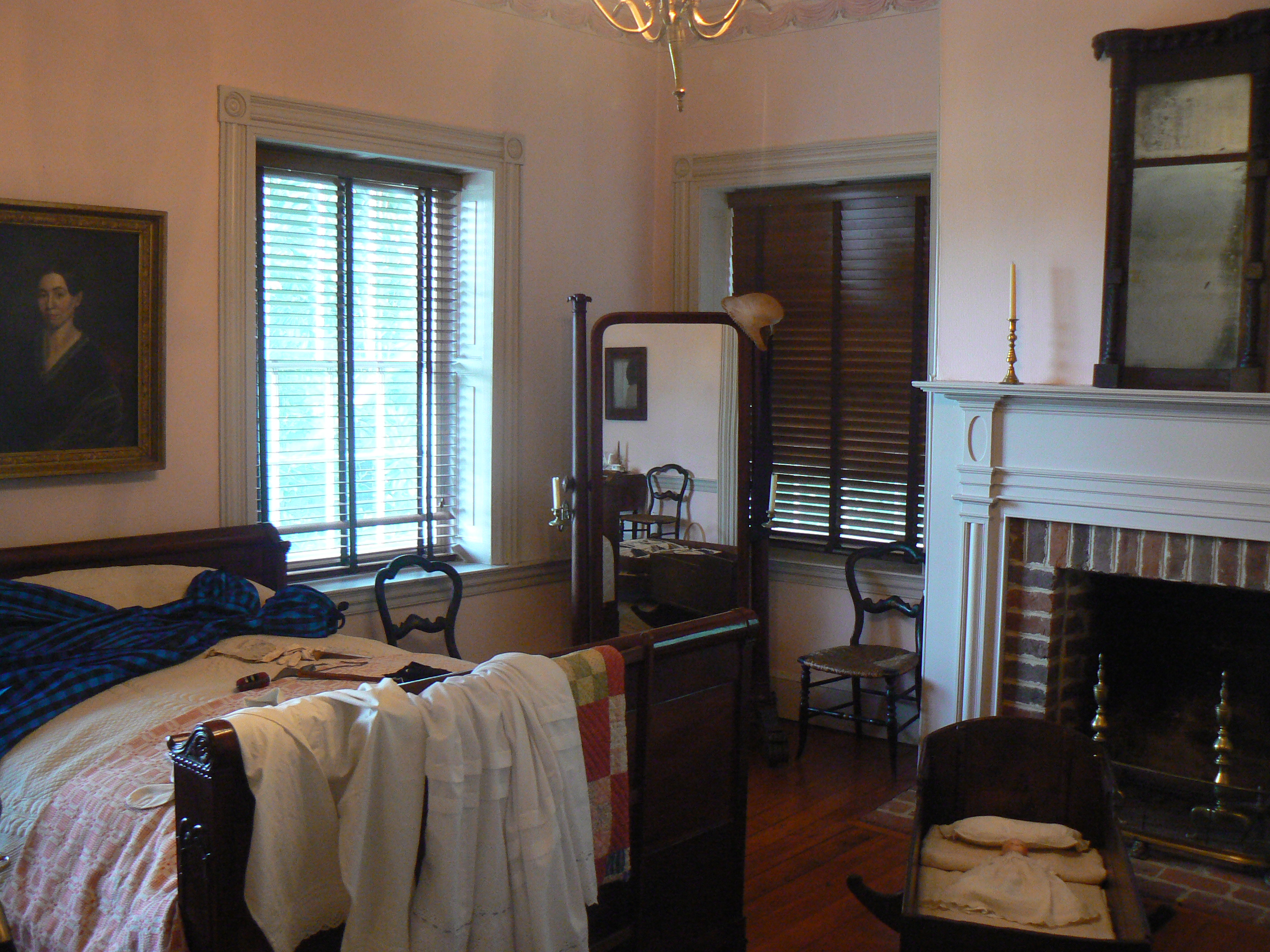 Winfree bedroom - period furnishings from the 1820's