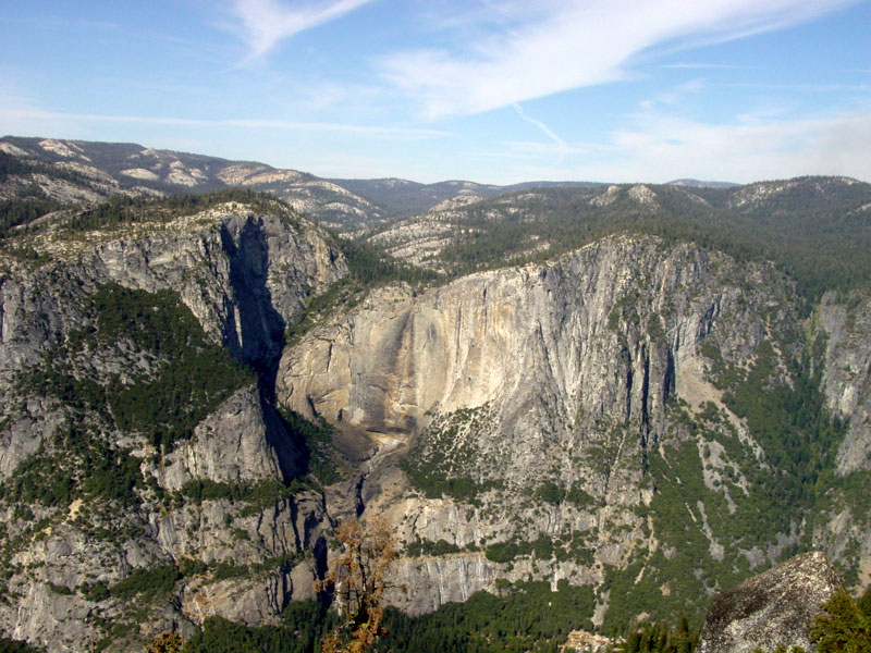 yosemitefallsdry.jpg