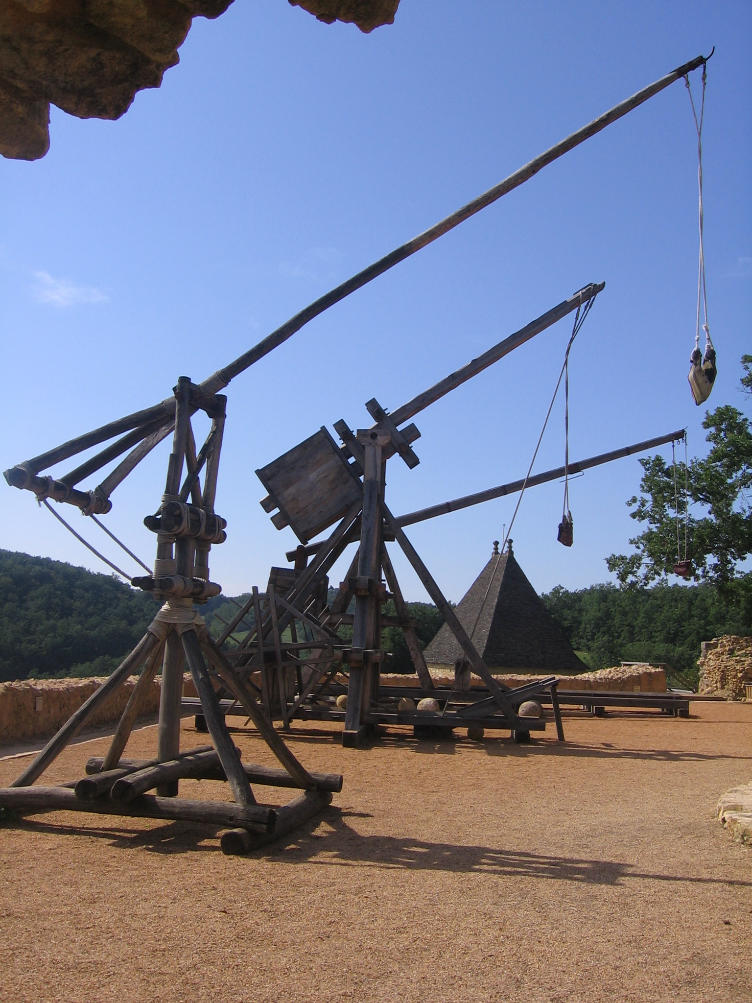 Medieval Siege Weapons Perriere Mangonel Trebuchet Pics4Learning