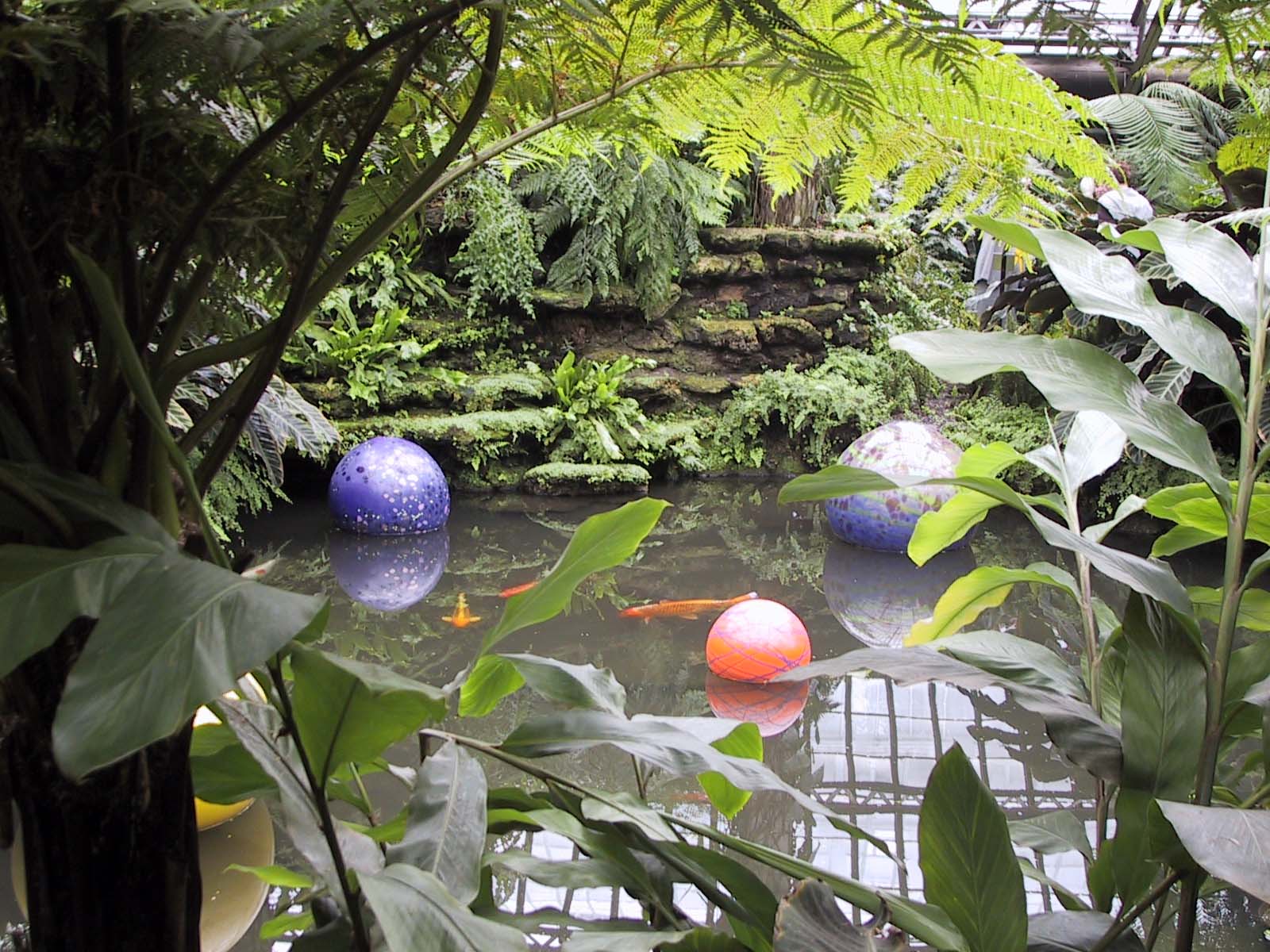 From the Chihuly in the Park: A Garden of Glass at Garfield Park ...