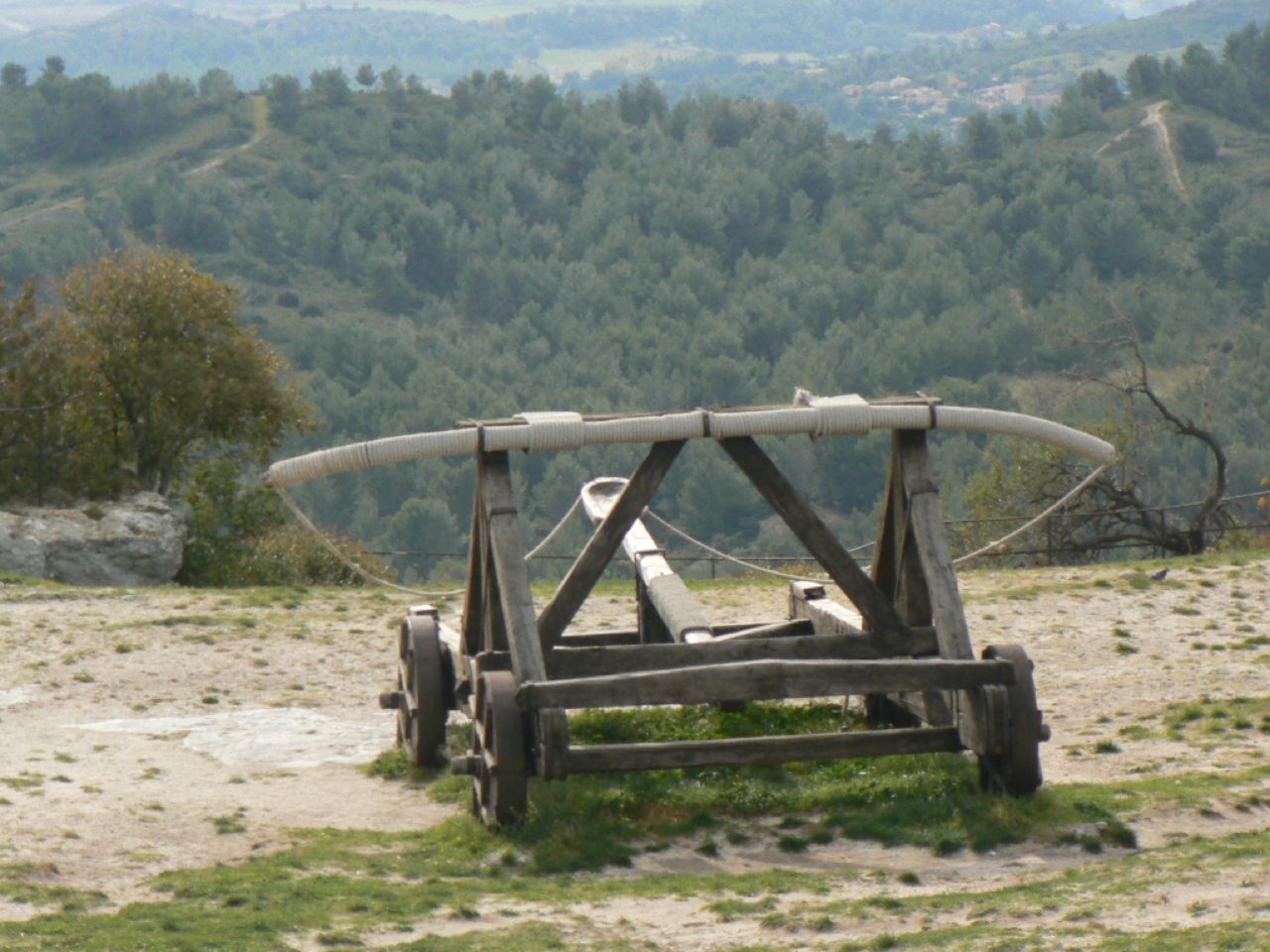 midieval catapault on a modern day tank chasis