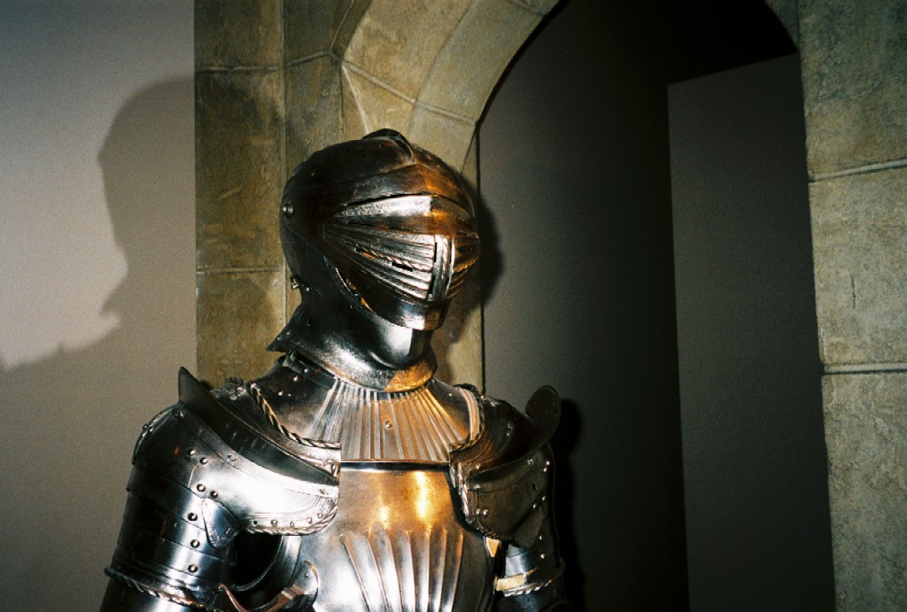 Medieval European armor in the collection of Higgins Armory Museum in ...