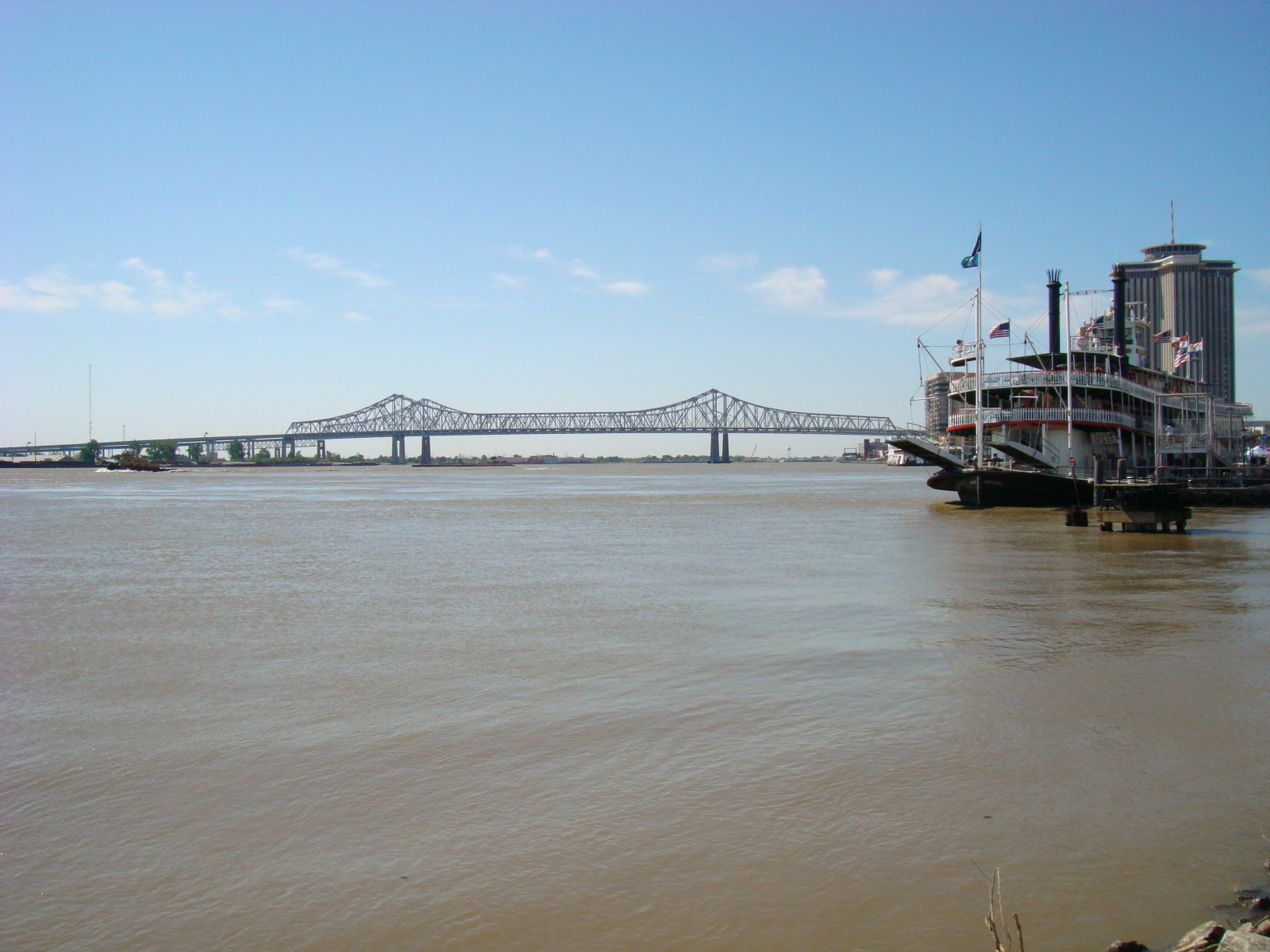 riverboat in mississippi