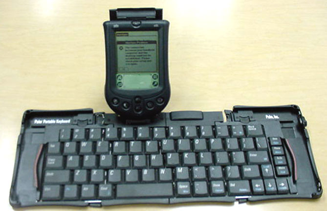 palm.jpg - Palm m105 and Keyboard