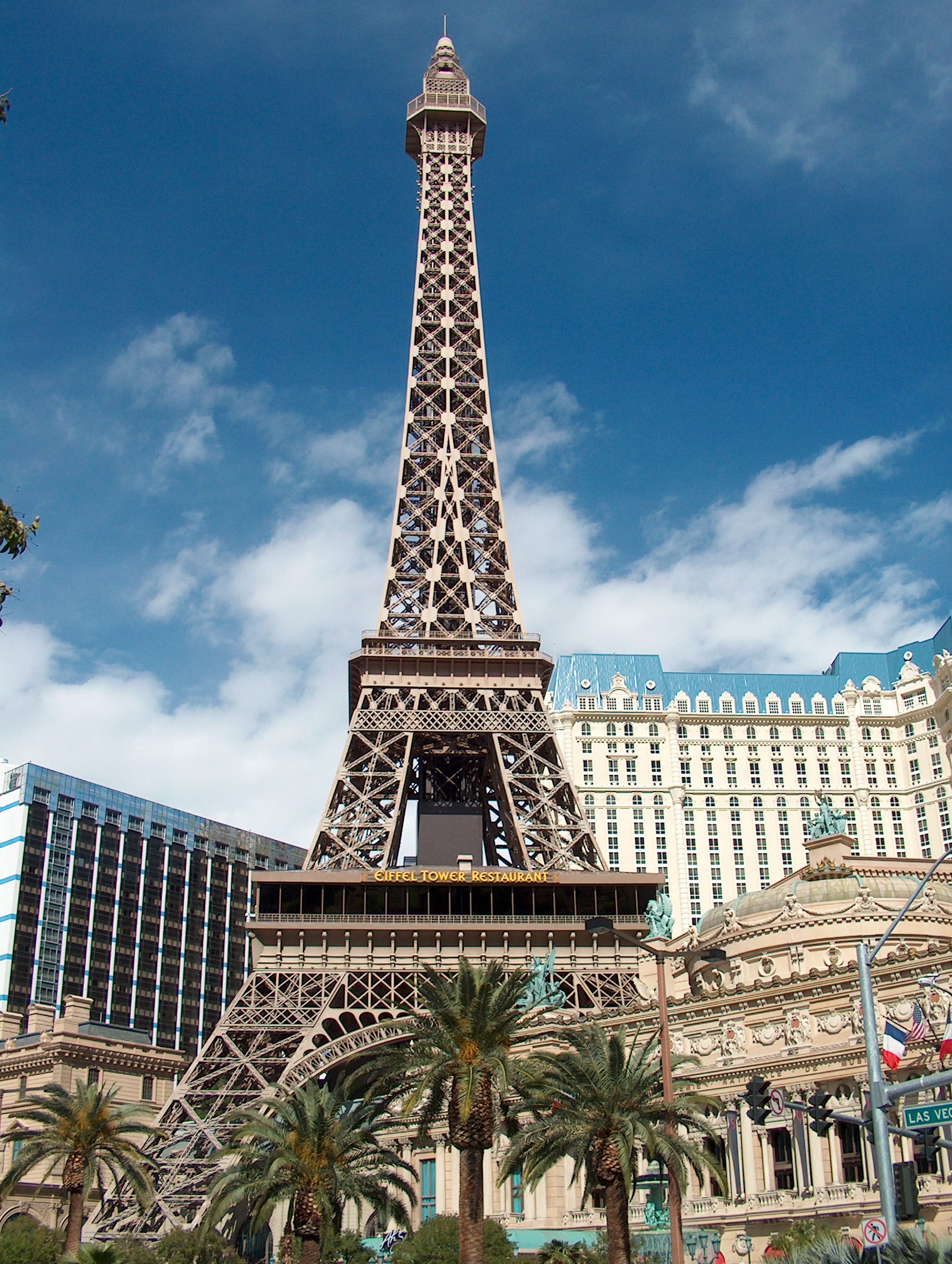 Equivalente siga adelante lado Eiffel Tower at Paris Hotel in Las Vegas | Pics4Learning